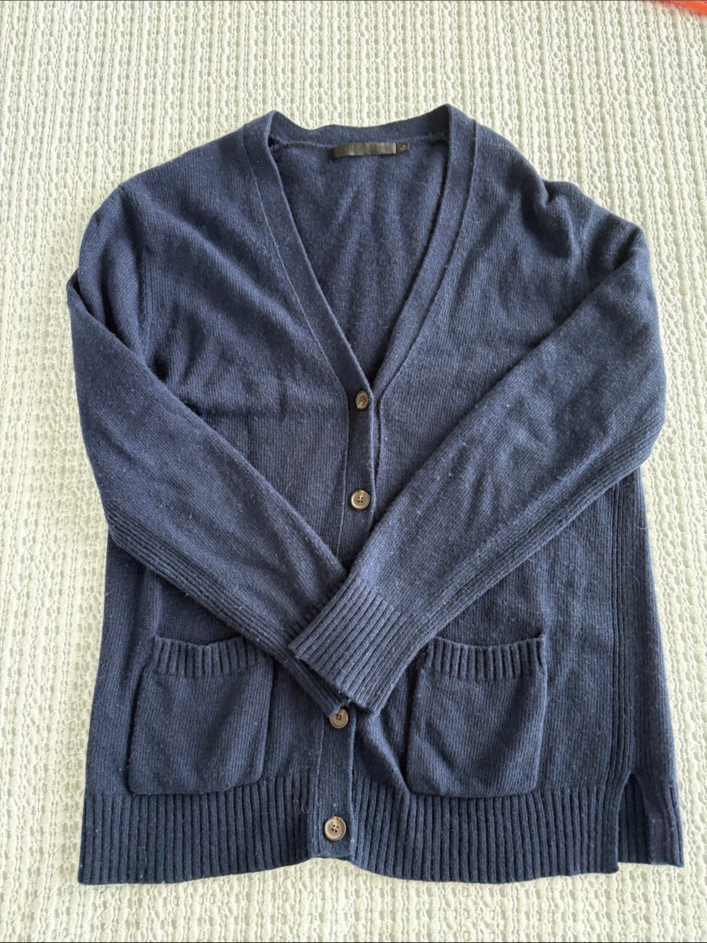 Jenni Kayne cashmere blend woman’s Navy Button-Front V-Neck Sweater